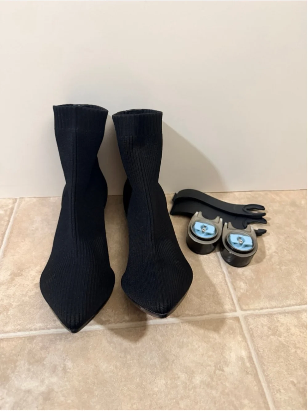 Pashion Footwear Convertible Heels Size 8 Coal Knit Booties